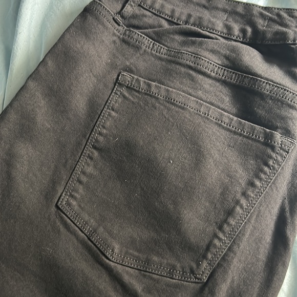 Brand NEW! Never worn. High rise, curvy, skinny ankle, black jeans. - Picture 3 of 4